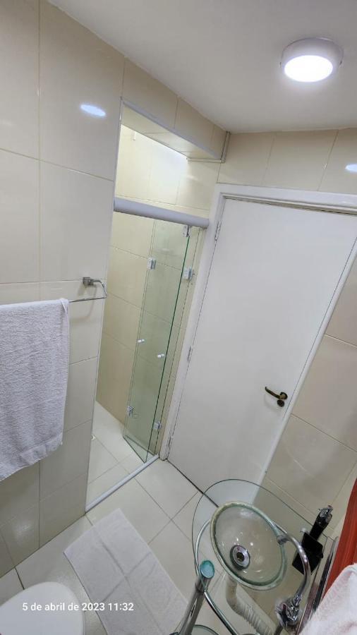 Apartment Pe Na Areia Inteiro-4 Quartos 3 Cama Casal ,4 Camas Solteiro-3 Salas Cozinha Guaruja